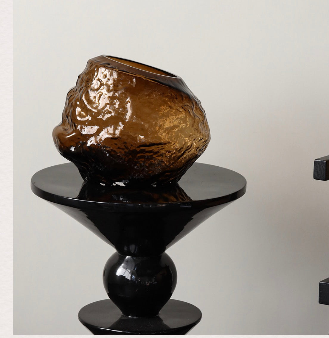 Rockey brown vases set of 2