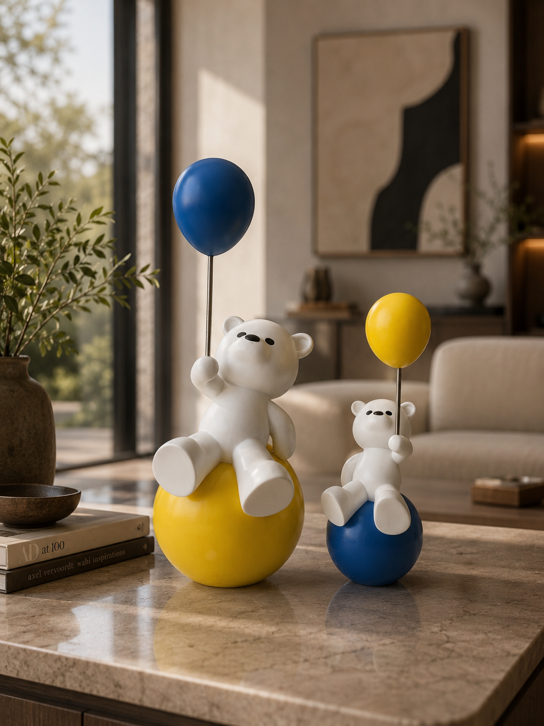 Bear on ball hold ballon set of 2